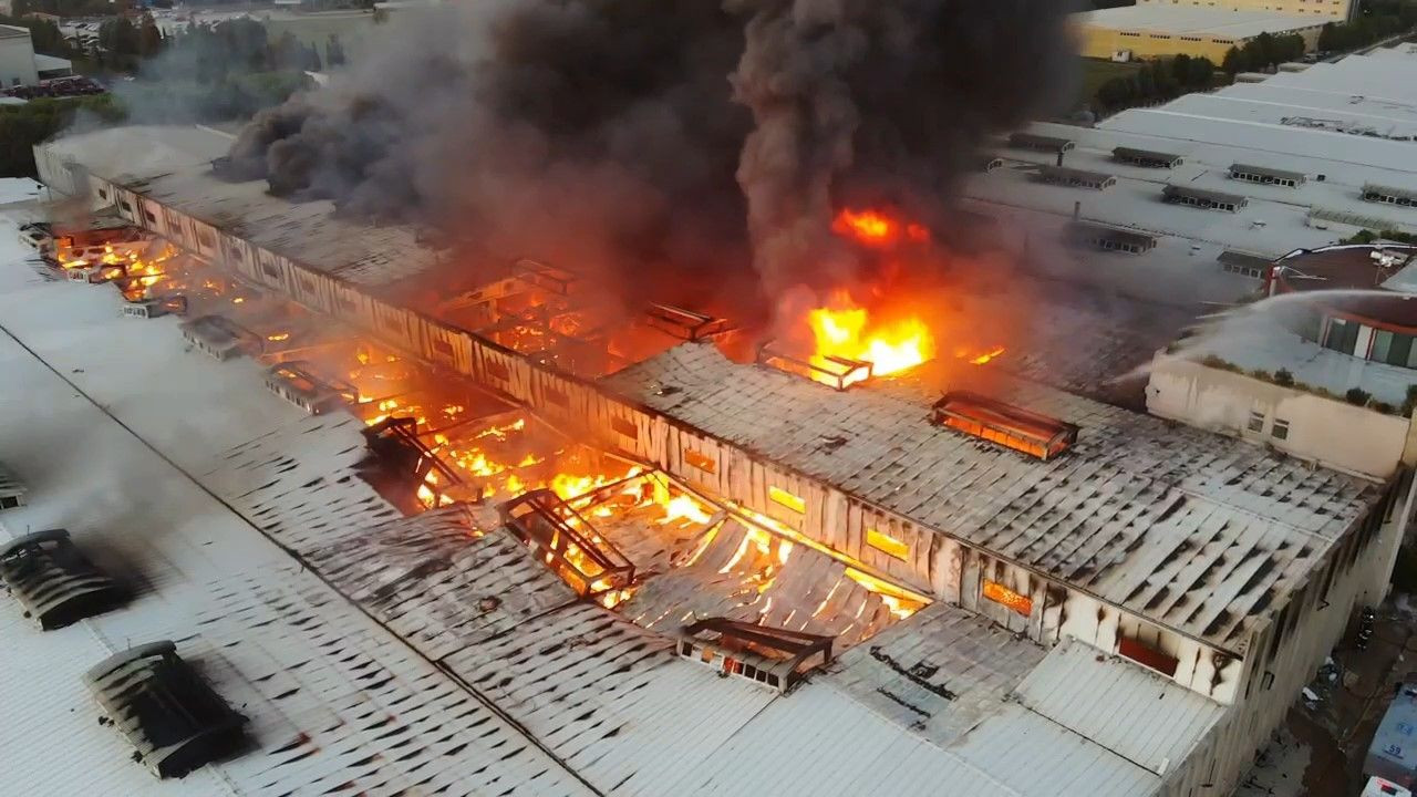 Tekirdağ'da Fabrika Yangını Yeniden Alevlendi! - Sayfa 1