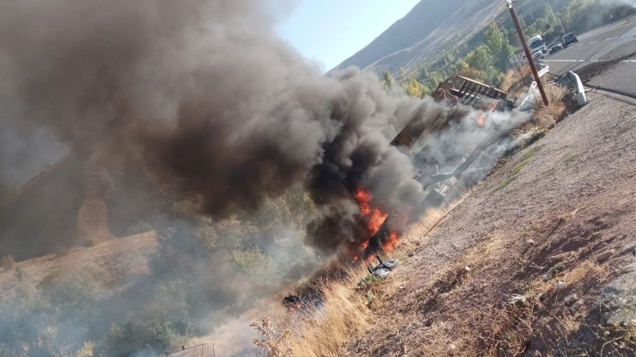 Kontrolden Çıkan Tır Şarampole Yuvarlandı: 1 Yaralı