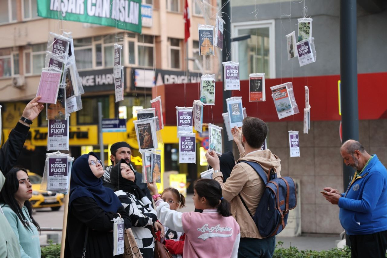 Asırlık çınarlar kitap açtı, 5 bin kitap 5 dakikada toplandı - Sayfa 10