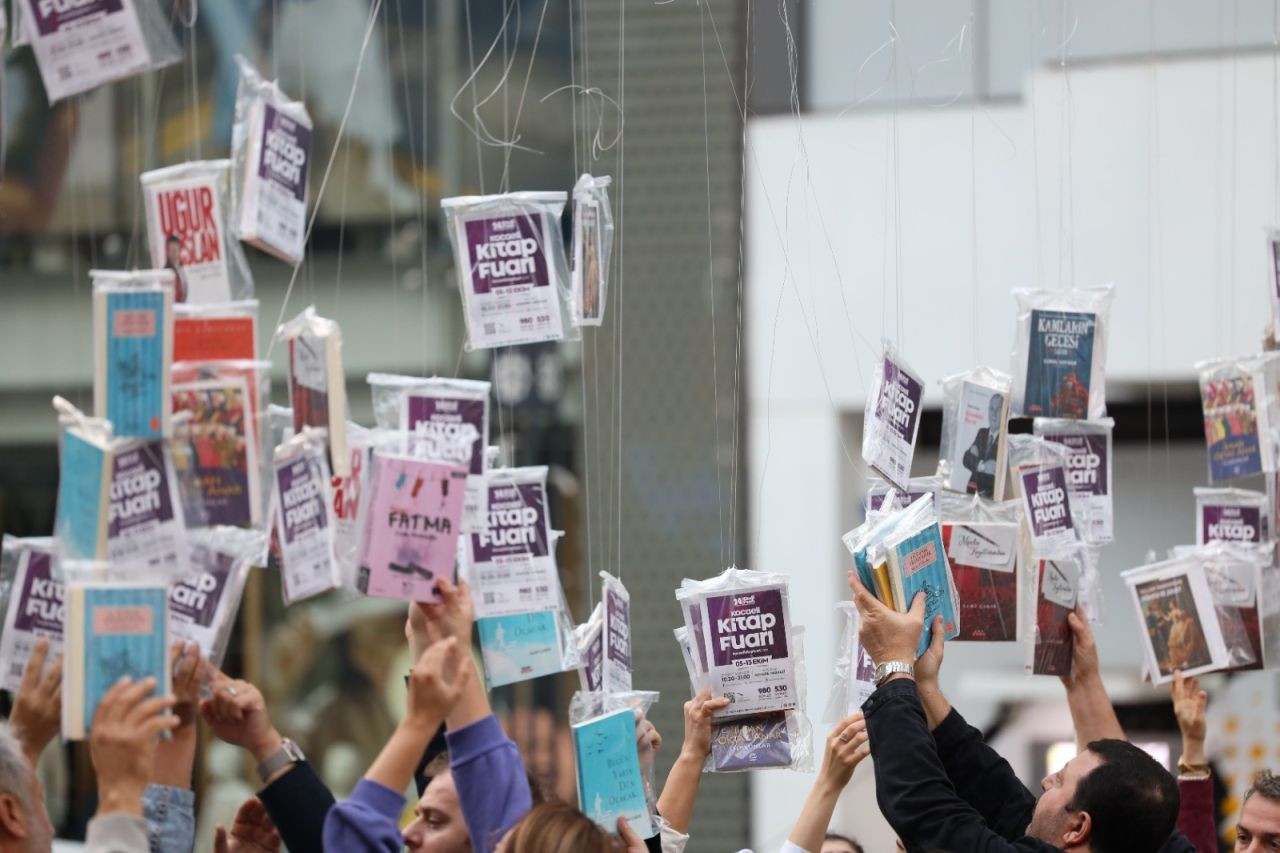 Asırlık çınarlar kitap açtı, 5 bin kitap 5 dakikada toplandı - Sayfa 5