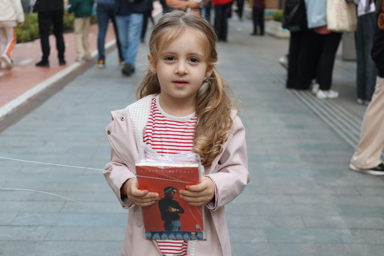 Asırlık çınarlar kitap açtı, 5 bin kitap 5 dakikada toplandı - Sayfa 3