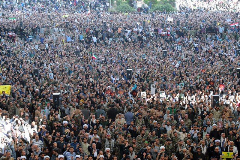 Tahran’da binlerce kişi İsrail ve ABD'yi protesto etti: “Silahlarımızı bırakmayacağız” - Sayfa 7