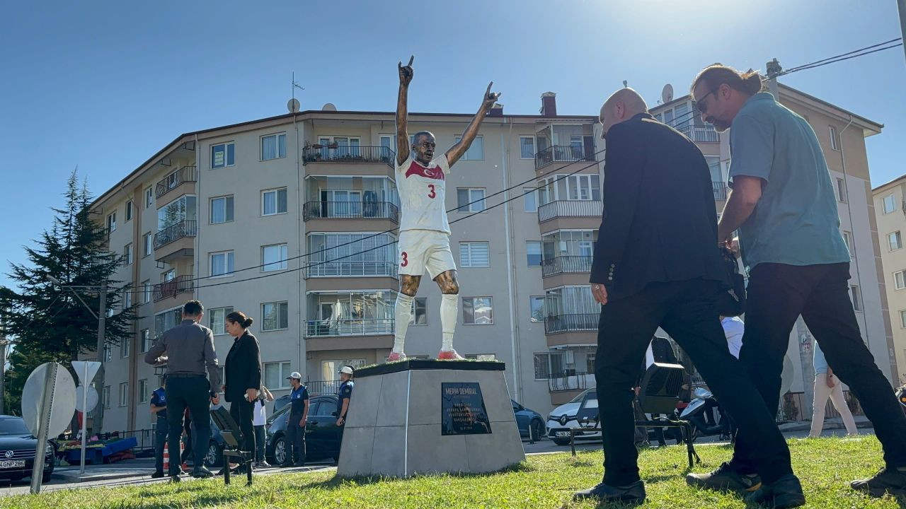 Tanju Özcan, Merih Demiral’ın “Bozkurt” heykelini diktirdi - Sayfa 4