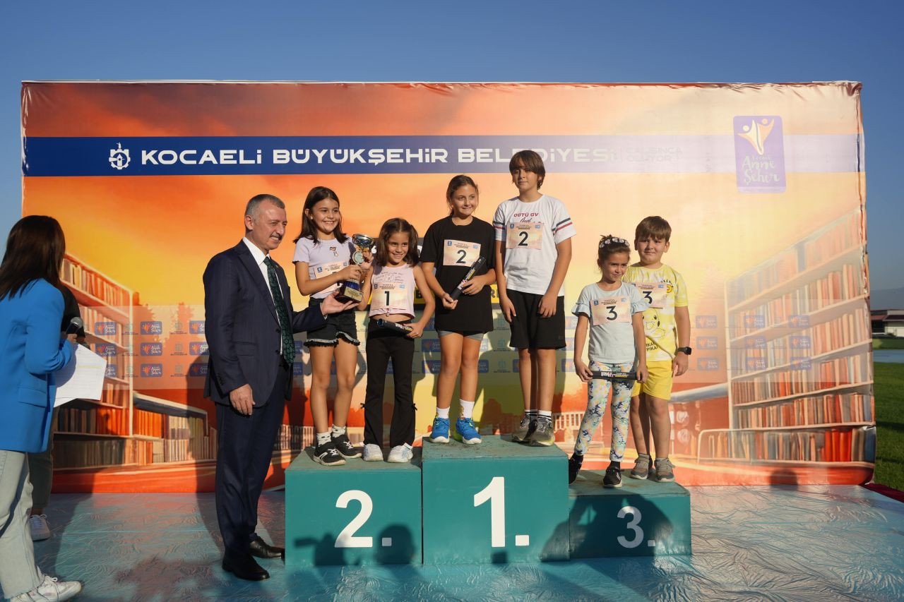 Kocaeli’de Kuşaklar Arası Bağlar Atletizm Pistinde Güçlendi - Sayfa 1