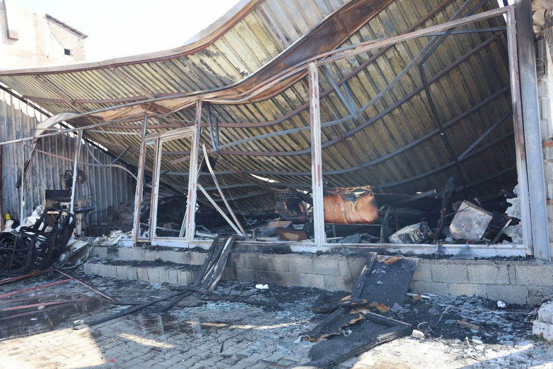 Sanayi sitesinde alevlere teslim olan 6 iş yeri yandı - Sayfa 5