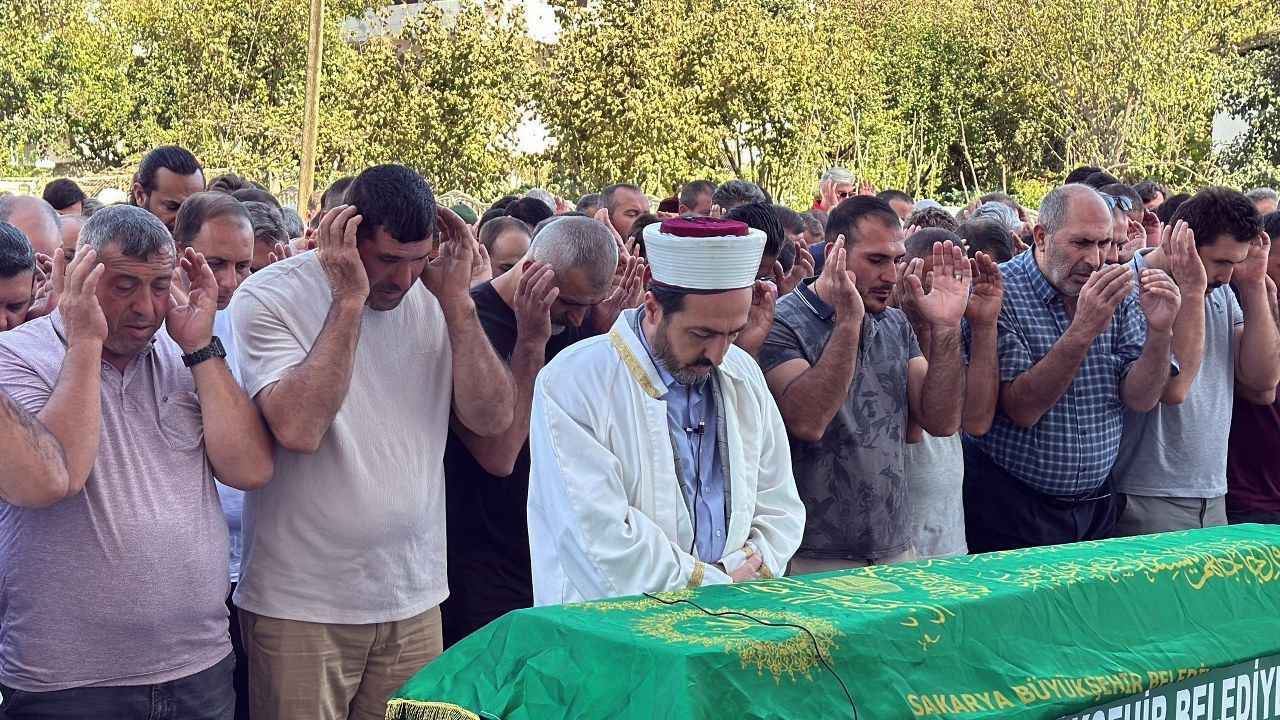 Sakarya'daki patlamada hayatını kaybeden işçi son yolculuğa uğurlandı - Sayfa 7