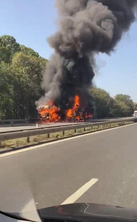 Sakarya otoyolunda feci kaza! Tırlar alev topuna dönerken sürücüler ağır yaralandı - Sayfa 12