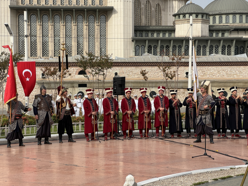 İstanbul’un kurtuluşunun 101. yıl dönümü Taksim’de kutlandı - Sayfa 4