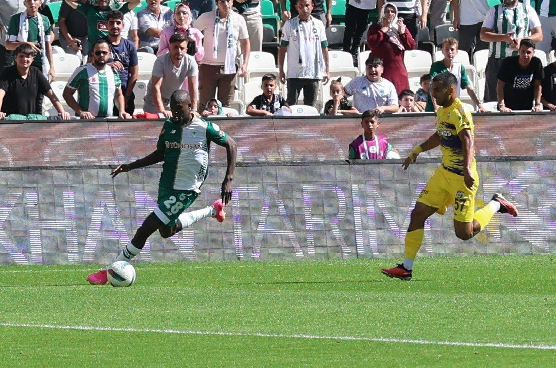 Trendyol Süper Lig: Konyaspor: 0 - Eyüpspor: 0 (İlk yarı ) - Sayfa 9