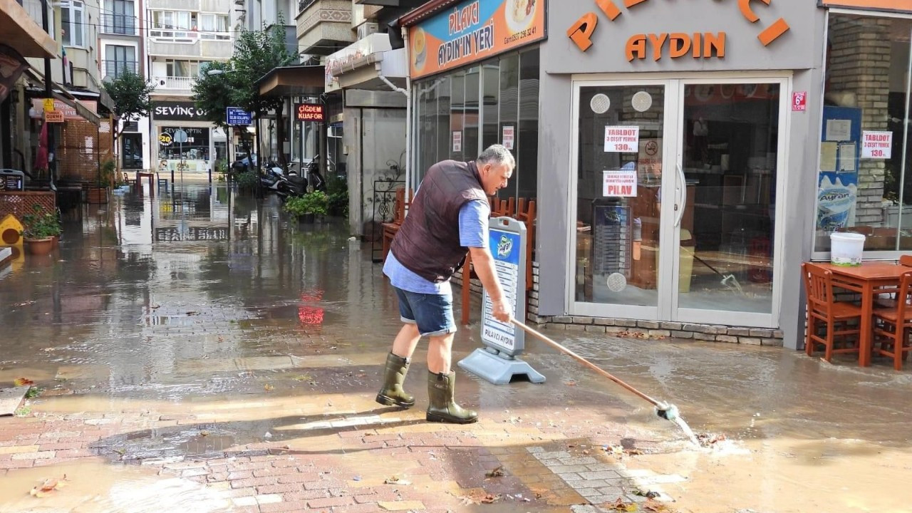 Erdek’te Kısa Süreli Yağış, Altyapı Sorunlarını Yeniden Gündeme Getirdi