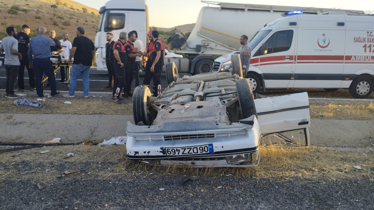 Şanlıurfa'da Otomobil Devrildi: 5 Kişi Yaralandı!