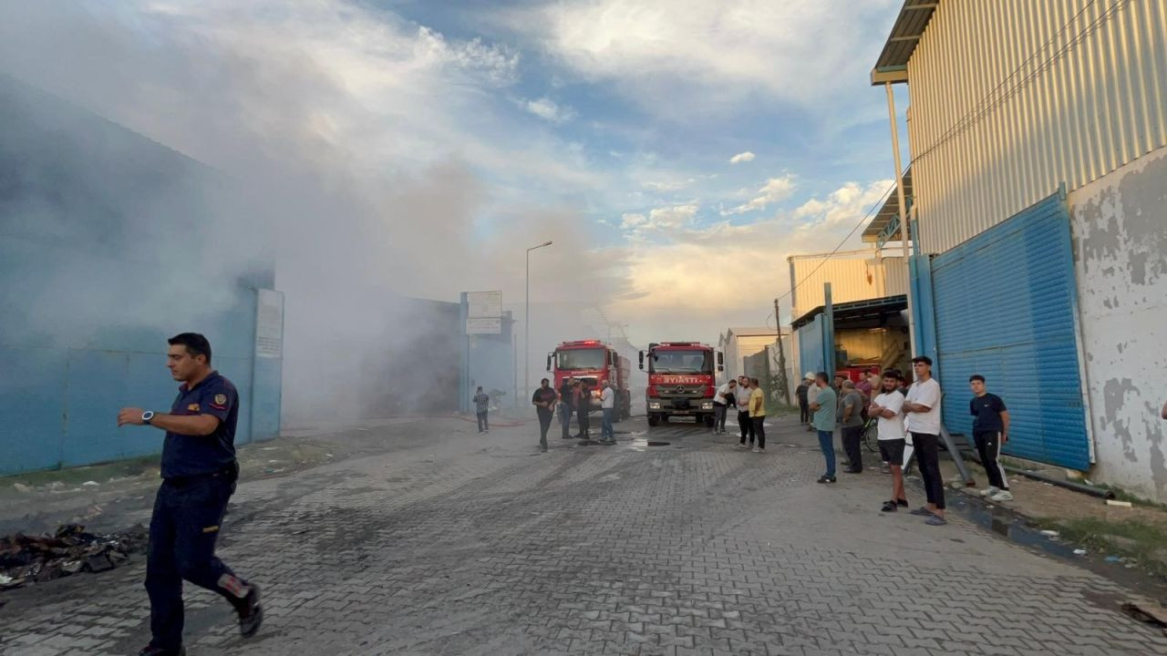 Nazilli'deki Hurdacıda Yangın: 2 Kişi Dumandan Etkilendi - Sayfa 2