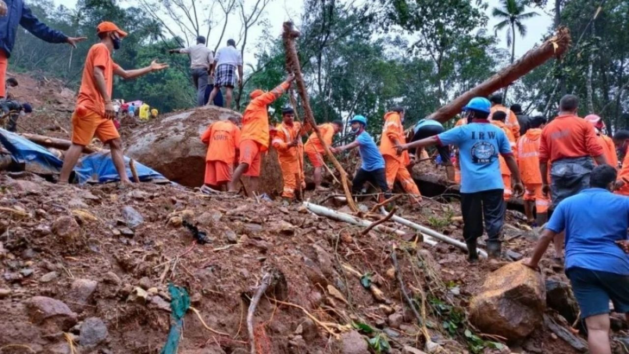 Hindistan'da Sel ve Toprak Kayması Felaketi: 10 Kişi Hayatını Kaybetti