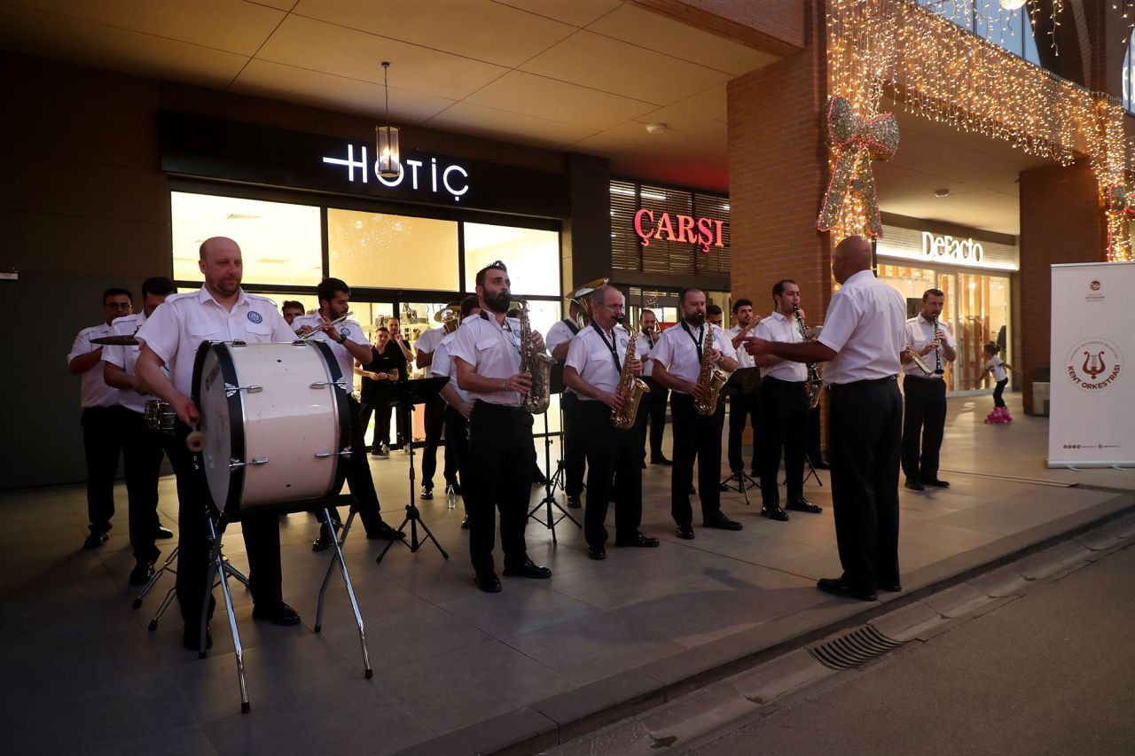 Büyükşehir Kent Orkestrası Bu Kez Serdivan’ı Coşturdu: Türk Sanat Müziği Ziyafeti Cadde54’te - Sayfa 1