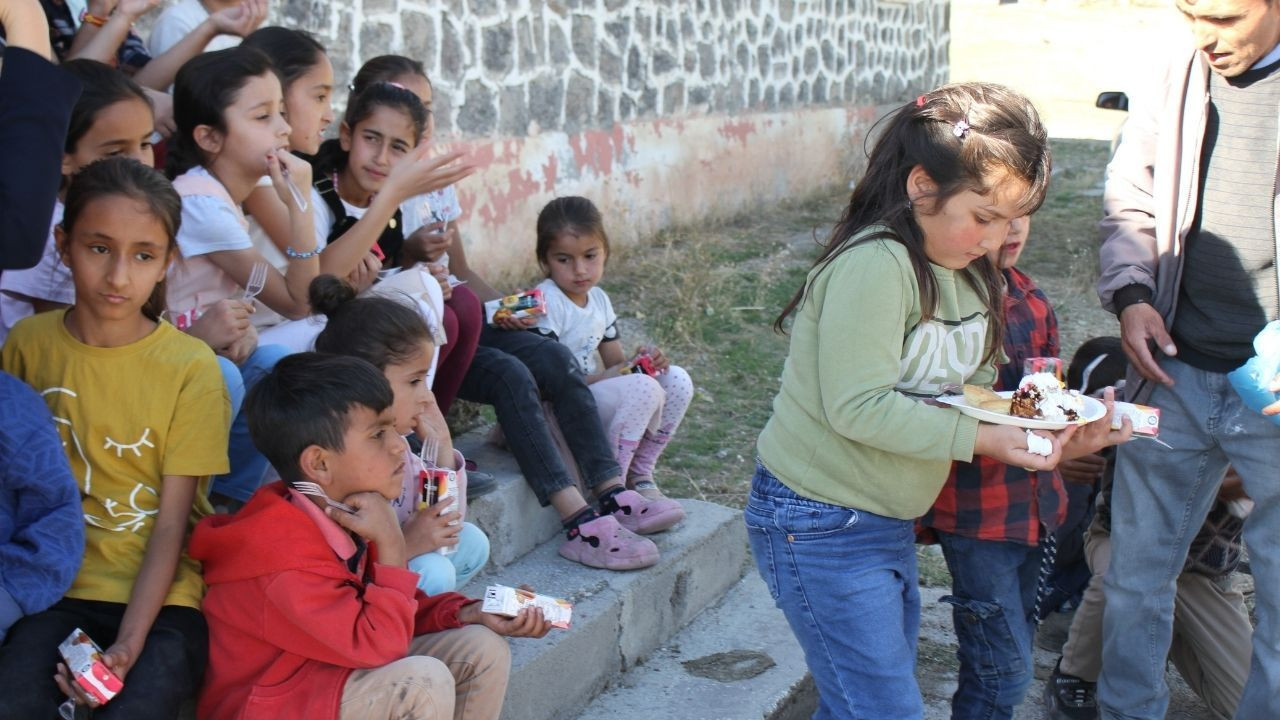 Eğitime gönül veren öğretmenler Malazgirt'te çocukların kahramanı oldular - Sayfa 2