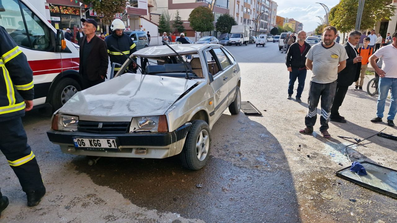 Çorum'da Kaldırıma Çarpan Otomobil Takla Attı: 2 Kişi Yaralandı - Sayfa 5