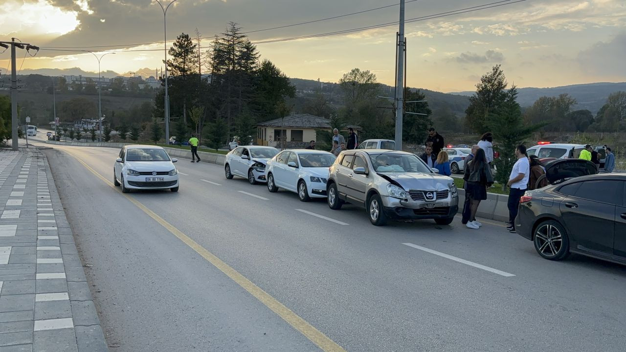 Bolu'da Zincirleme Trafik Kazası: 4 Araç Çarpıştı - Sayfa 3