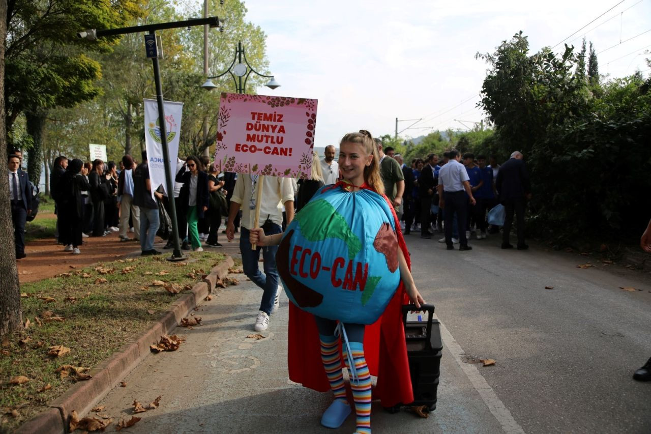 Sapanca’da Habitat Günü’nde Çevre İçin Elele: Çöp Toplama Etkinliği ve Geri Dönüşüm Sergisi Düzenlendi - Sayfa 7