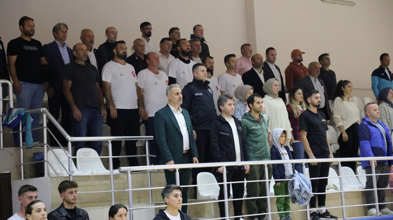 Ferizli’de Cumhuriyet Coşkusu: Voleybol Turnuvası Heyecanı Başladı - Sayfa 6