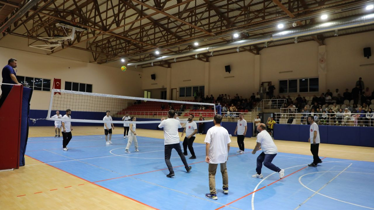 Ferizli’de Cumhuriyet Coşkusu: Voleybol Turnuvası Heyecanı Başladı - Sayfa 5