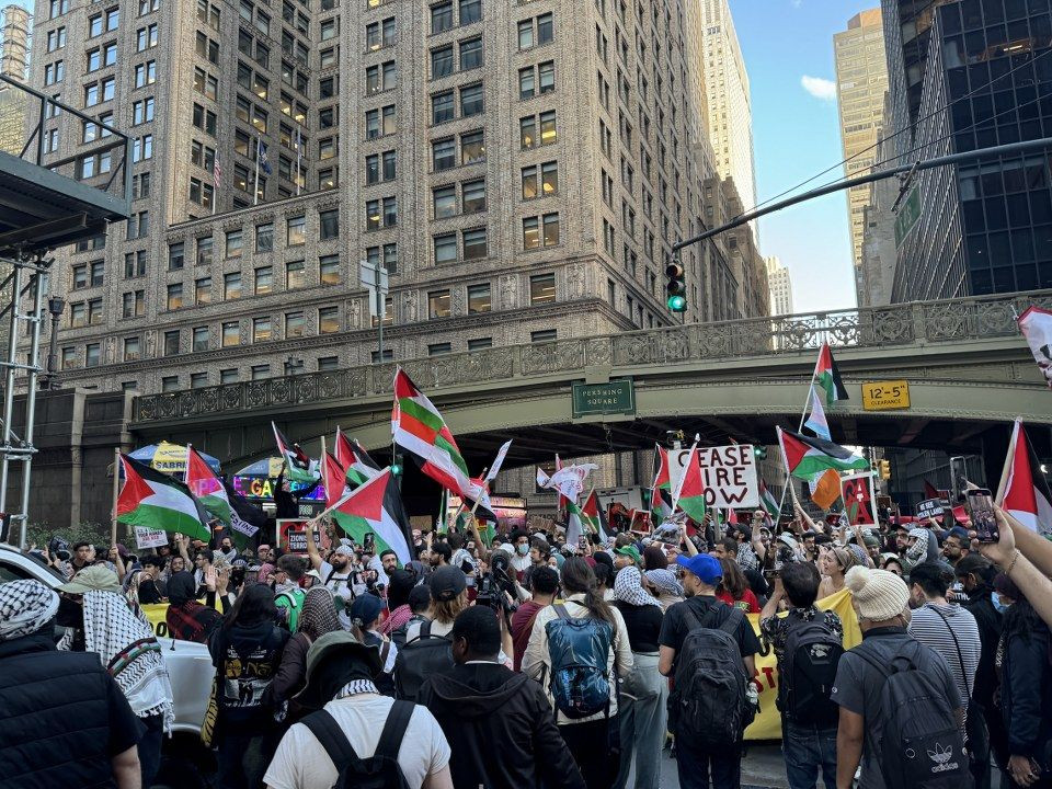 New York'ta binlerce Filistin yanlısı, İsrail' i protesto etti - Sayfa 12