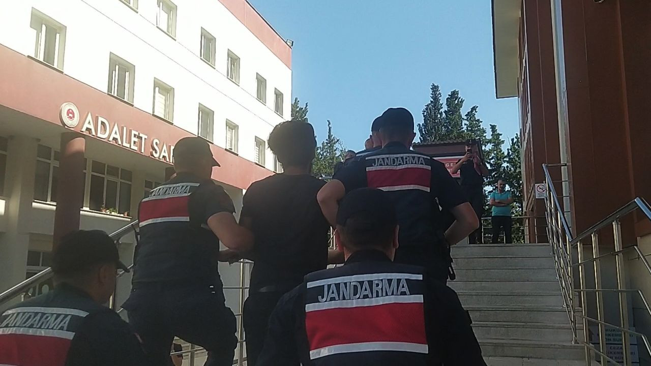 Yalova'da minibüste kız öğrenciyi rahatsız eden şahıs tutuklandı - Sayfa 2