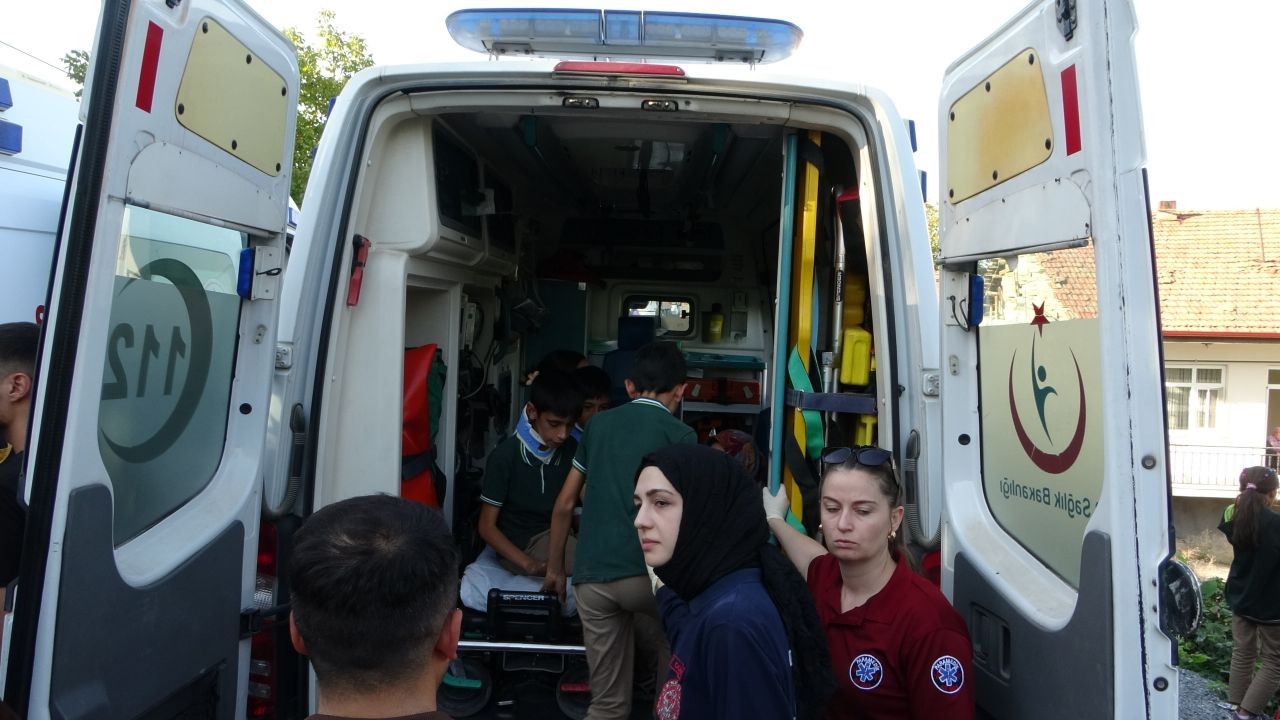 Malatya'da Otobüs ve Öğrenci Servisi Çarpıştı: 25 Yaralı - Sayfa 10