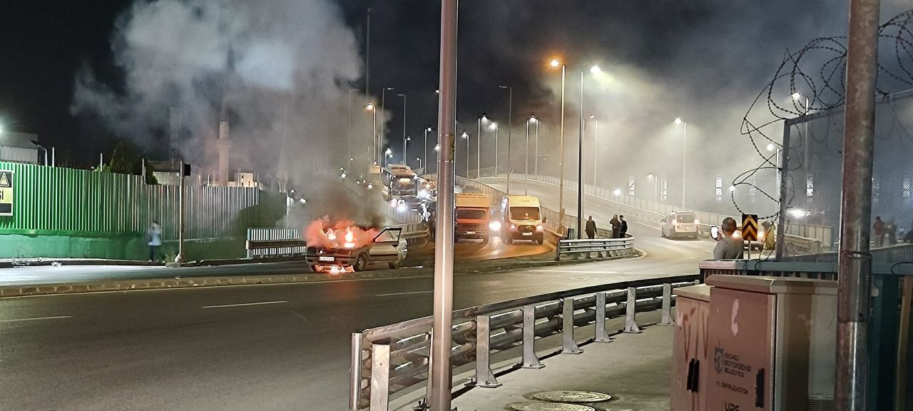 Seyir Halindeki Otomobil Alev Topuna Döndü: Araç Hurdaya Çıktı - Sayfa 5