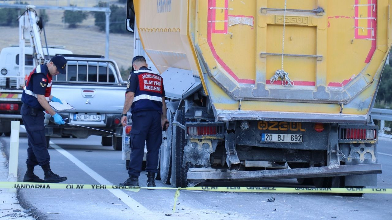 Hafriyat kamyonuna arkadan çarpan genç sürücü hayatını kaybetti - Sayfa 7