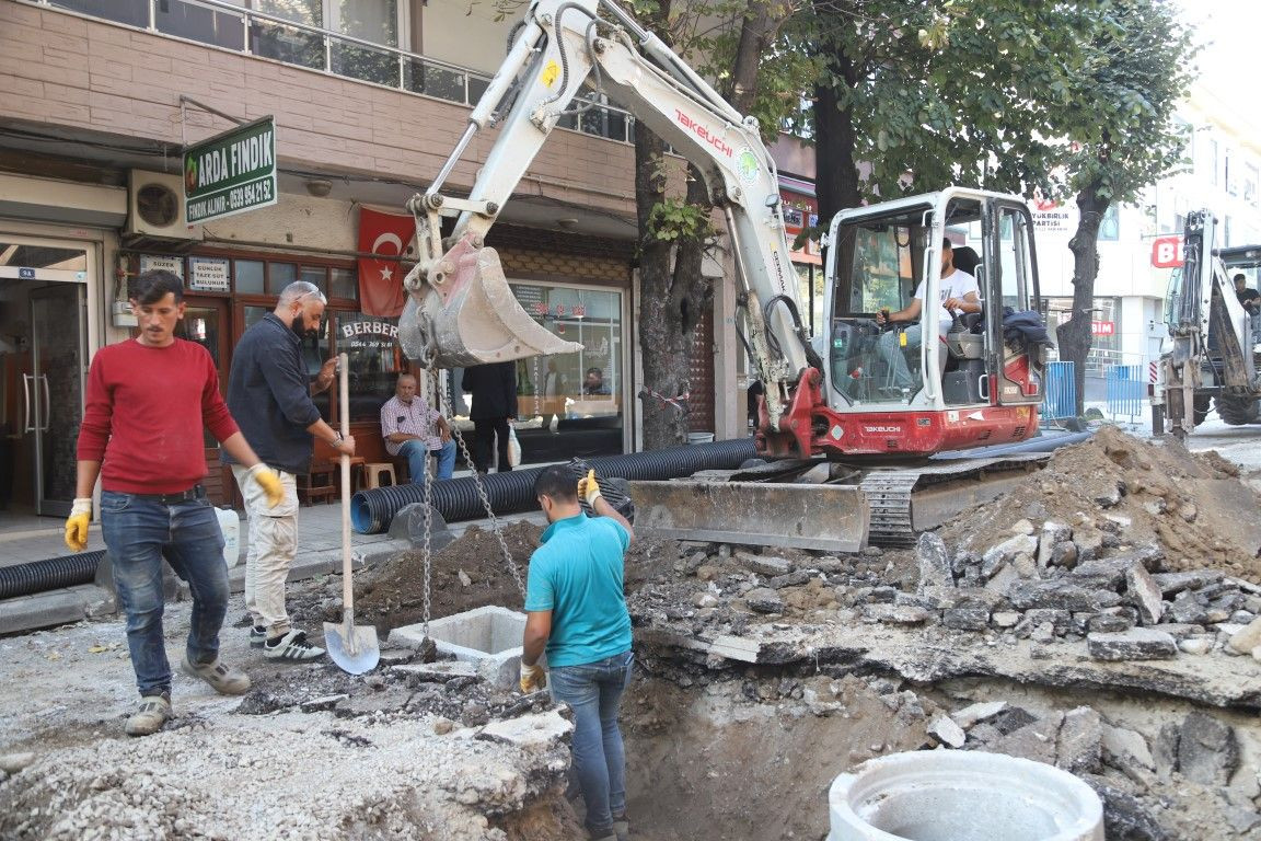 Hendek'te Altyapı Seferberliği: Mahmutbey Mahallesi'nde Çalışmalar Tamamlandı, Sırada Yenimahalle Var - Sayfa 6