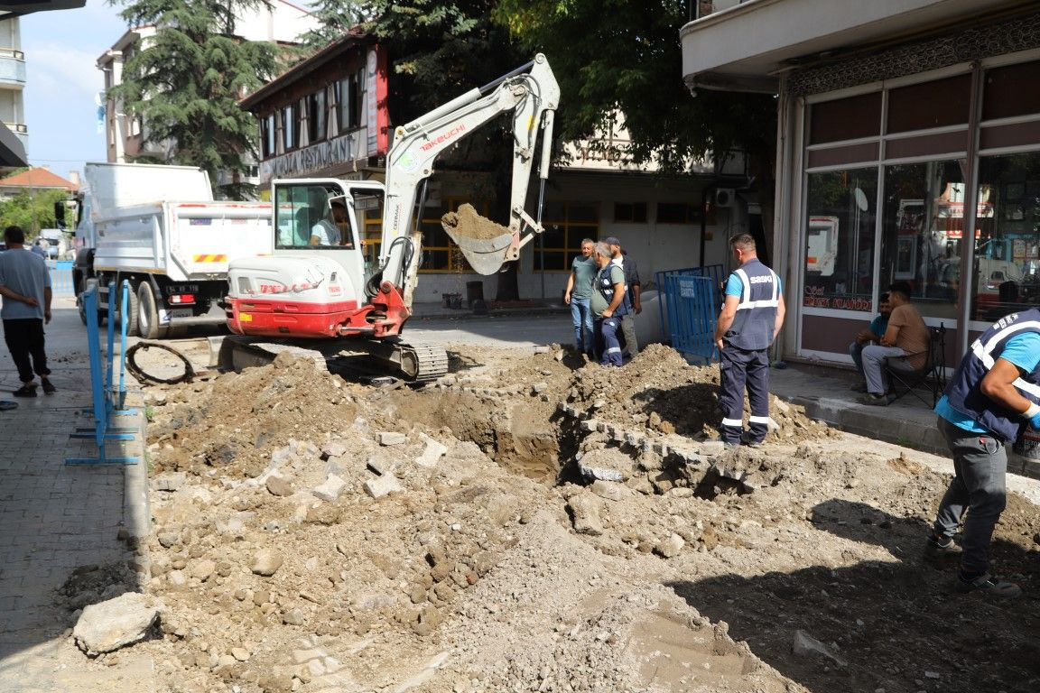 Hendek'te Altyapı Seferberliği: Mahmutbey Mahallesi'nde Çalışmalar Tamamlandı, Sırada Yenimahalle Var - Sayfa 14