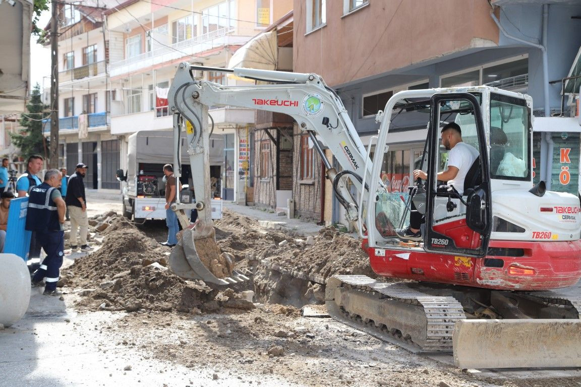 Hendek'te Altyapı Seferberliği: Mahmutbey Mahallesi'nde Çalışmalar Tamamlandı, Sırada Yenimahalle Var - Sayfa 15