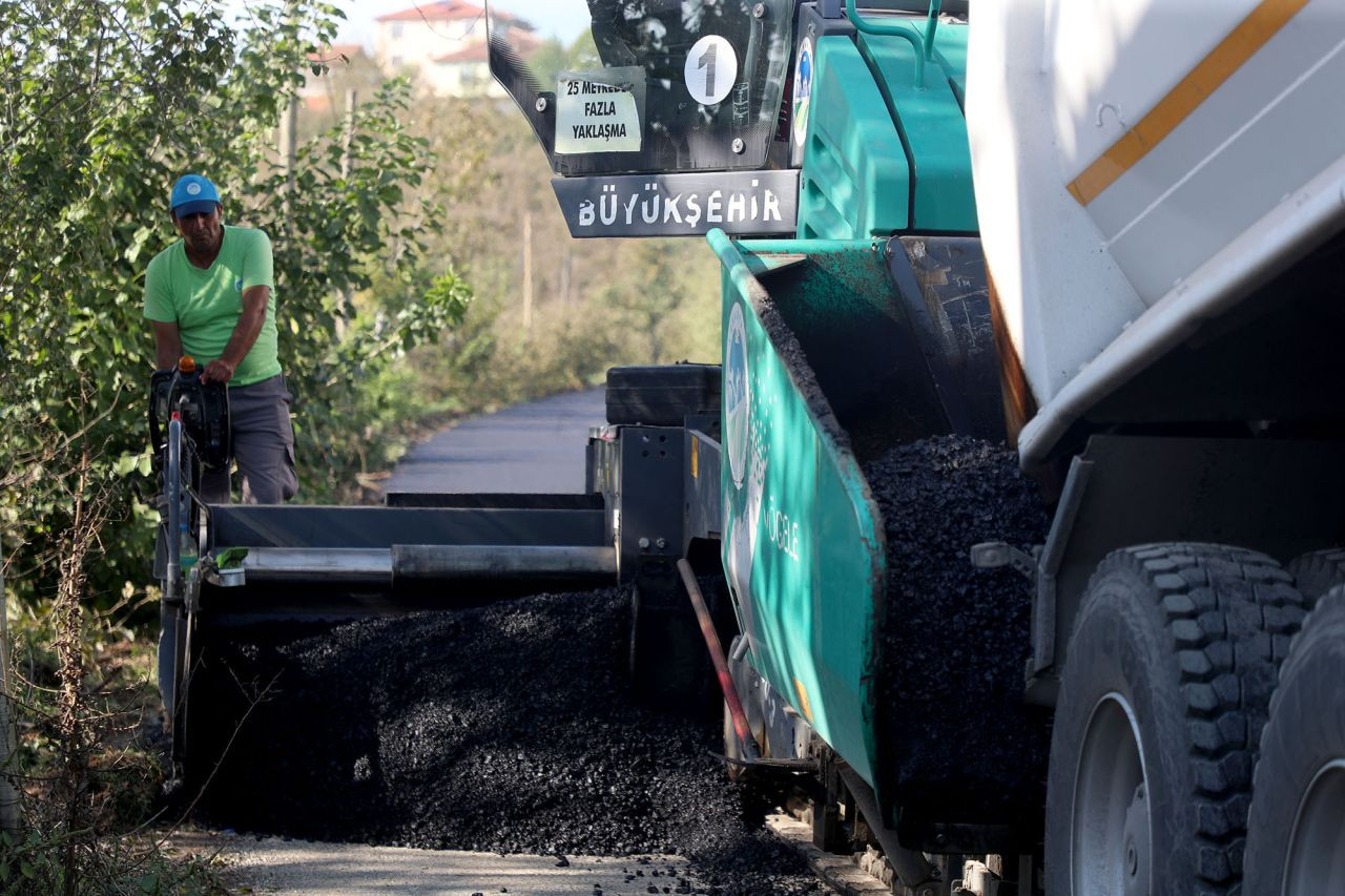 Hendek Kahramanlar Mahallesi'nde 850 Ton Asfaltla Ulaşım Güçlendi! - Sayfa 5