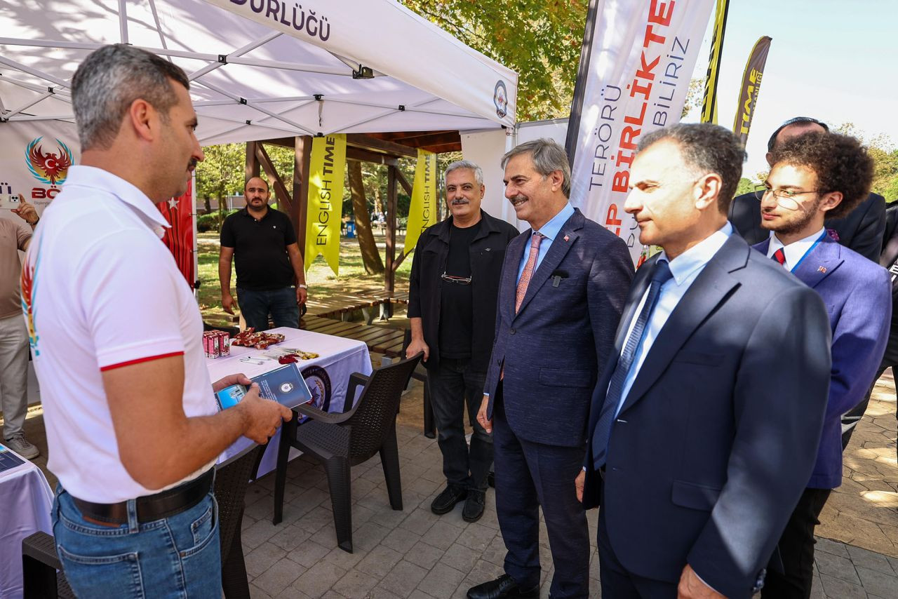 Başkan Alemdar üniversiteli gençlerle buluştu: İndirimli ulaşım tarifesi öğrencileri memnun etti - Sayfa 10