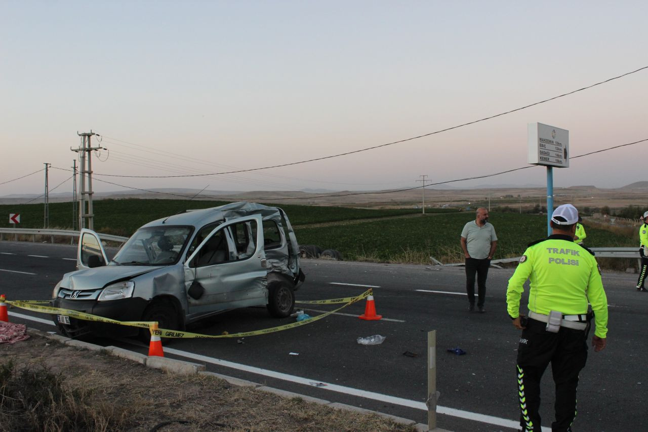 Kayseri'de Kamyonun Çarptığı Araçta 1 Öğretmen Hayatını Kaybetti - Sayfa 1