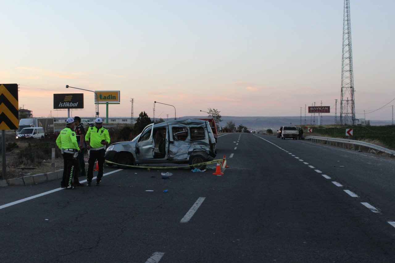 Kayseri'de Kamyonun Çarptığı Araçta 1 Öğretmen Hayatını Kaybetti - Sayfa 2