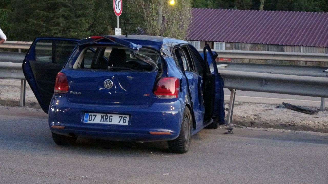 Burdur'da Kontrolden Çıkan Otomobil Bariyere ve Traktöre Çarptı: 5 Yaralı! - Sayfa 5