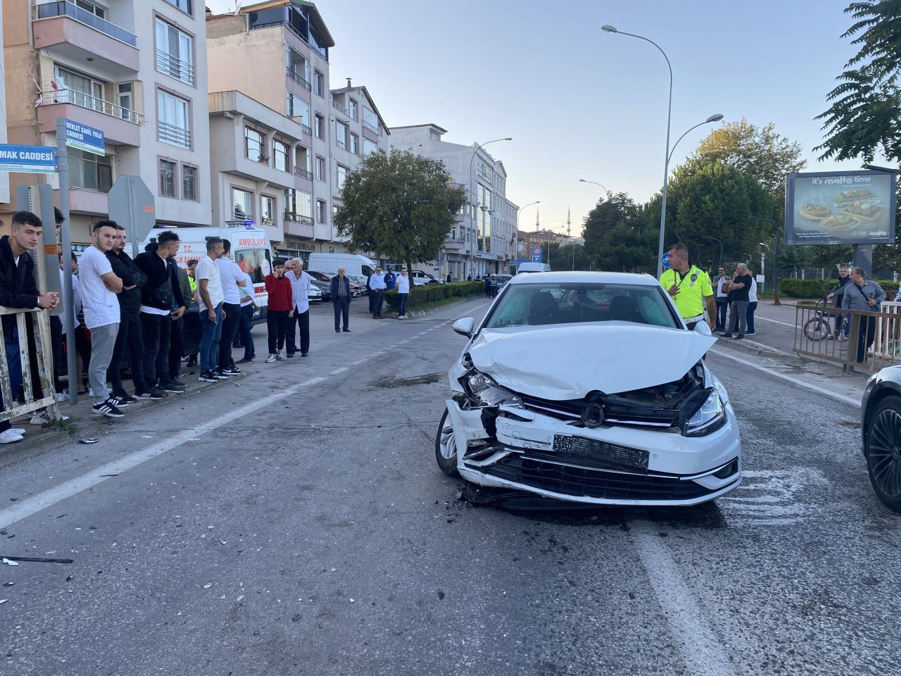 Ordu'da İki Otomobil Kafa Kafaya Çarpıştı: 4 Yaralı! - Sayfa 5