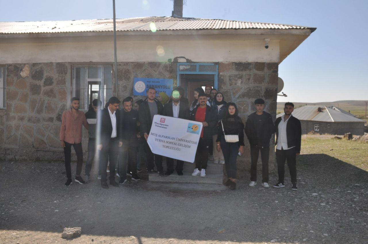 Muş'ta üniversite öğrencileri köy okullarını boyamaya devam ediyor - Sayfa 7