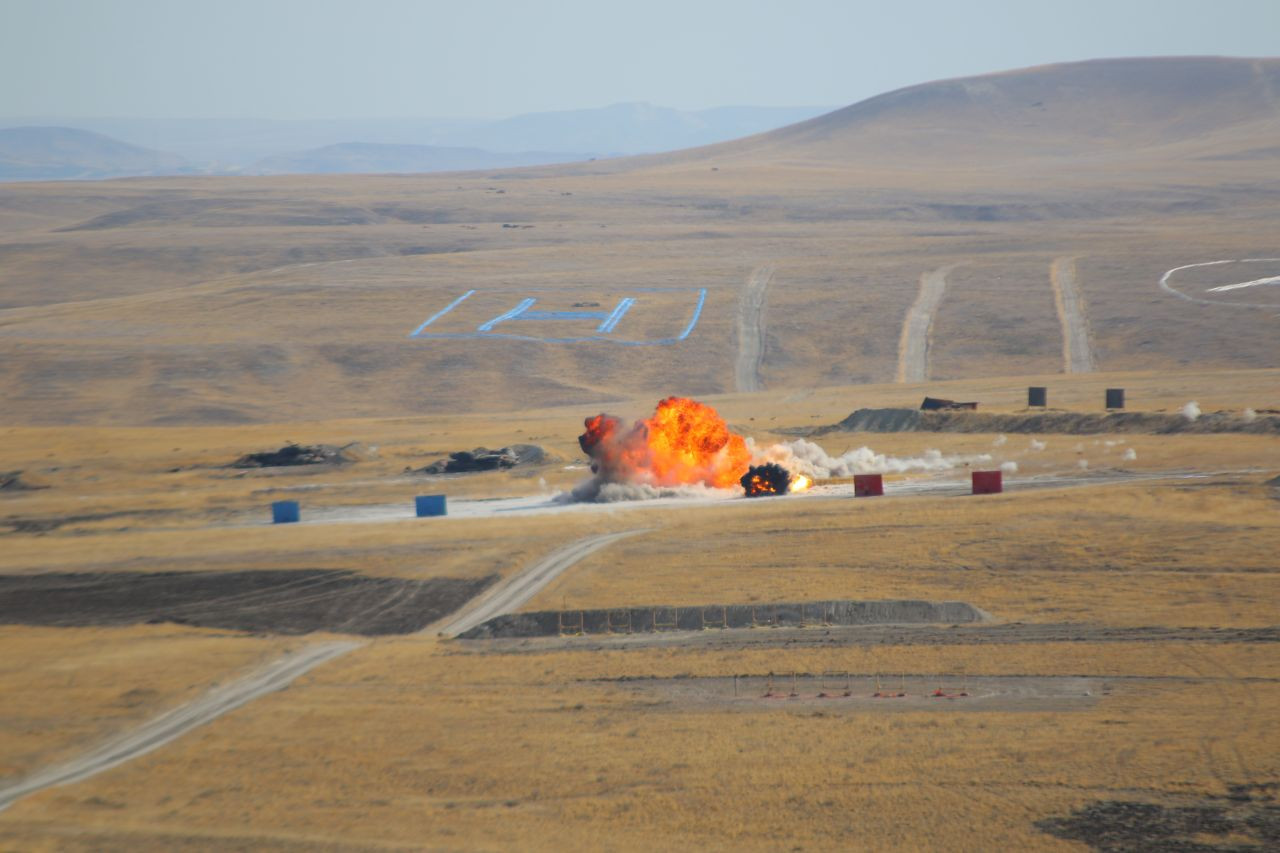 Türk Silahlı Kuvvetleri gövde gösterine çıktı: Hedefler tam isabetle vuruldu - Sayfa 2