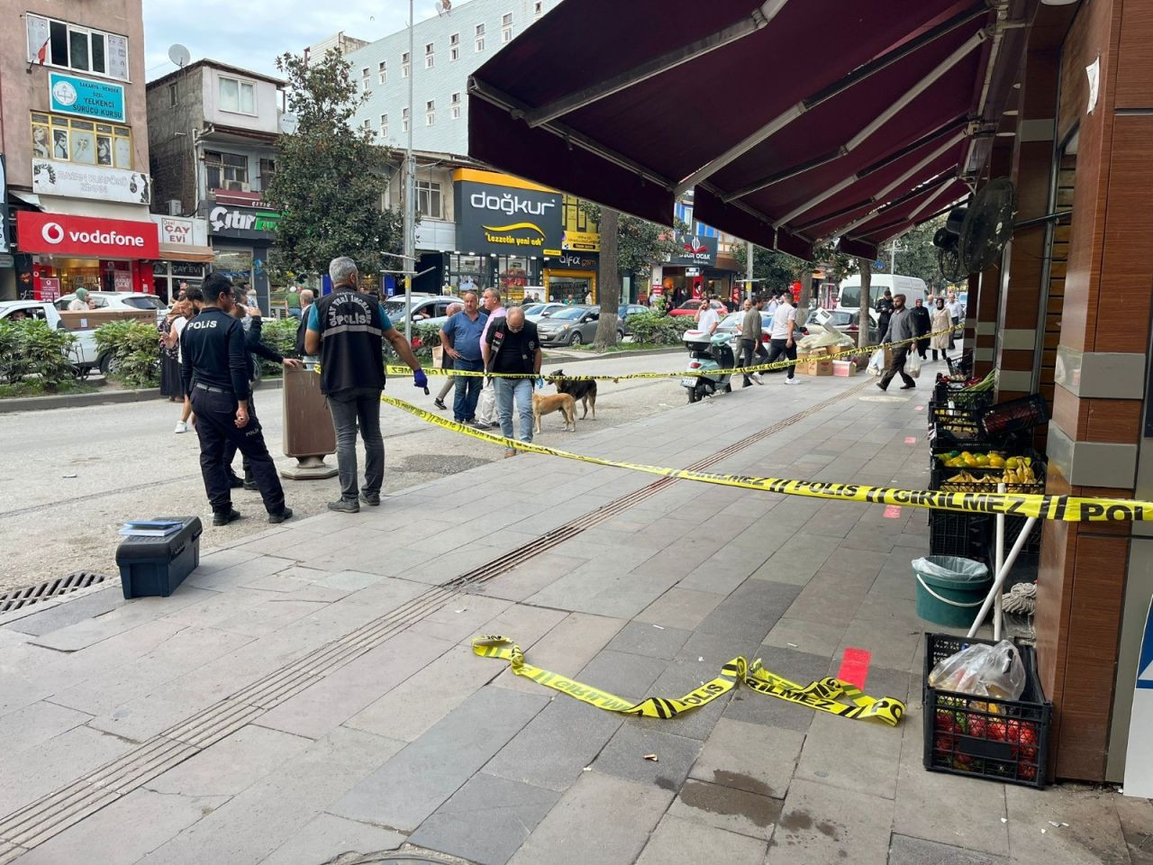 Hendek'te Sokak Ortasında Silahlı Saldırı: 1 Kişi Yaralandı - Sayfa 1