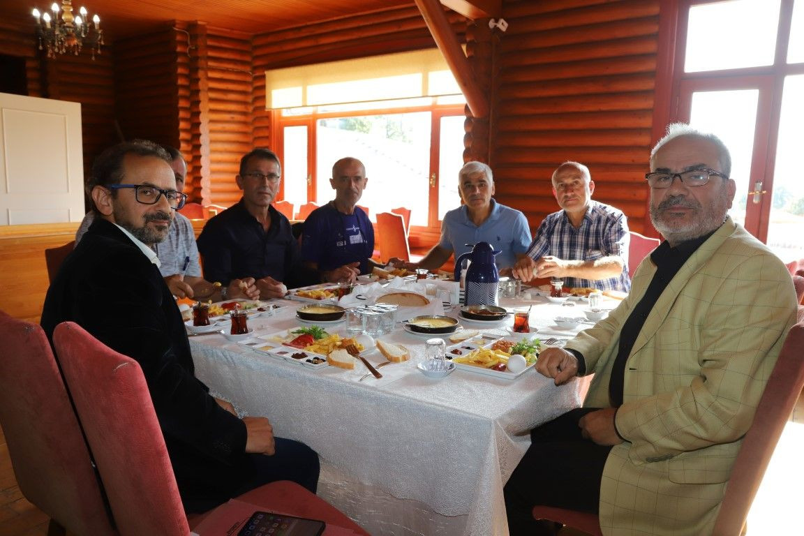 Başkan İrfan Püsküllü Bayraktepe' de muhtarlarla buluştu - Sayfa 4