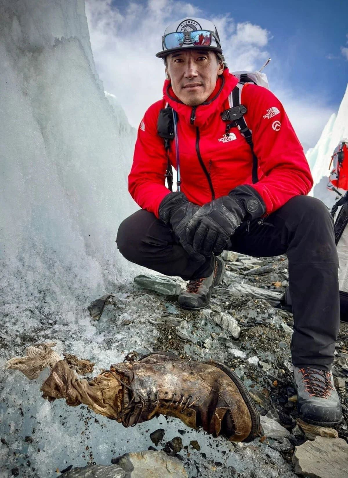 Everest'te Yüzyıl Sonra Bulunan Dağcı Kalıntıları Şaşırttı - Sayfa 4