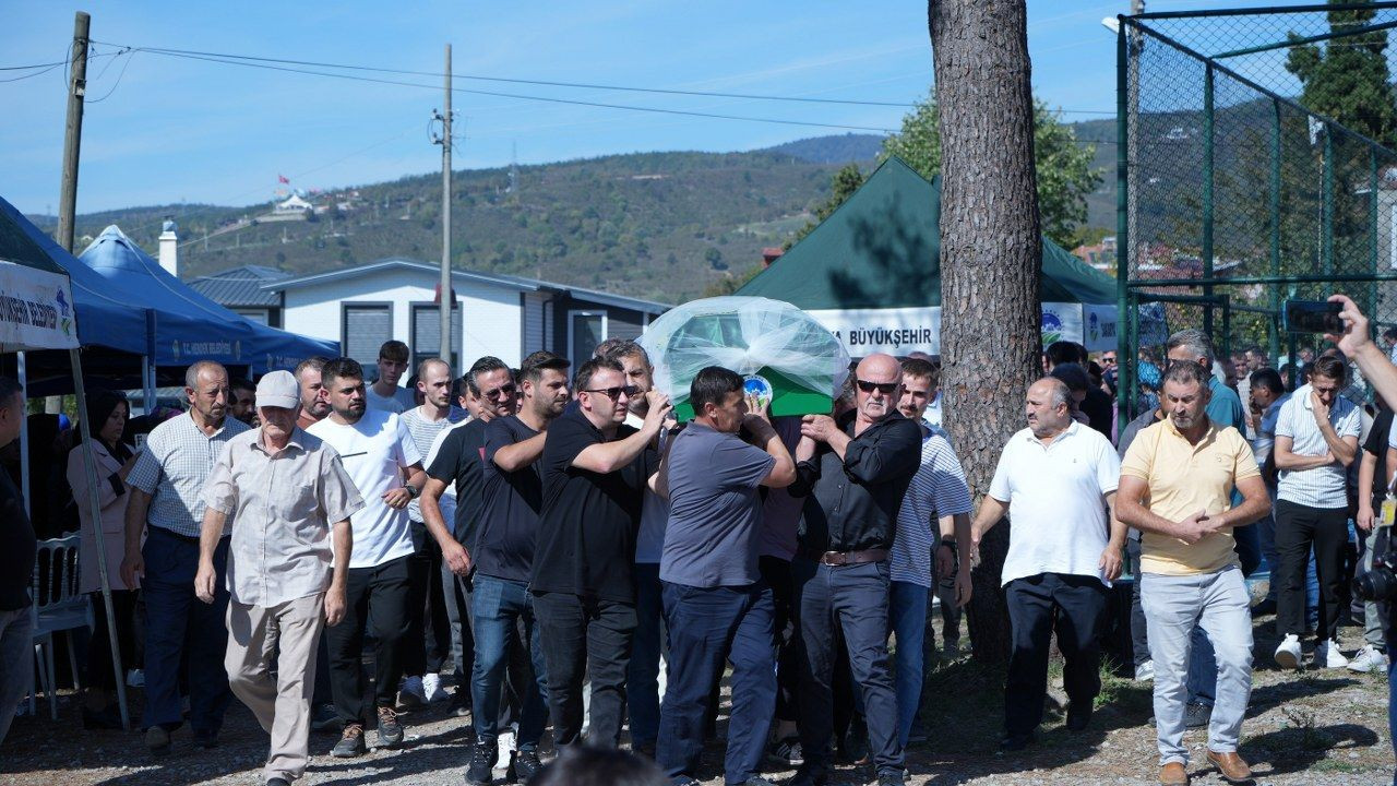 Patlamada hayatını kaybetmişti: Gelinlik yerine kefen giydi! - Sayfa 8