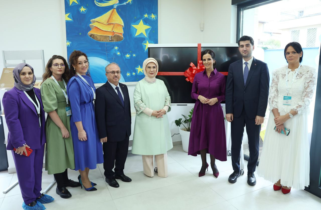 Emine Erdoğan, Belgrad'daki Türkiye Maarif Vakfı anaokulu öğrencileriyle bir araya geldi - Sayfa 7