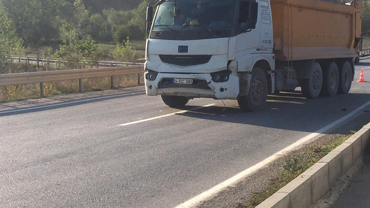 Bolu'da Kamyonla Otomobil Çarpıştı: 1 Kişi Yaralandı