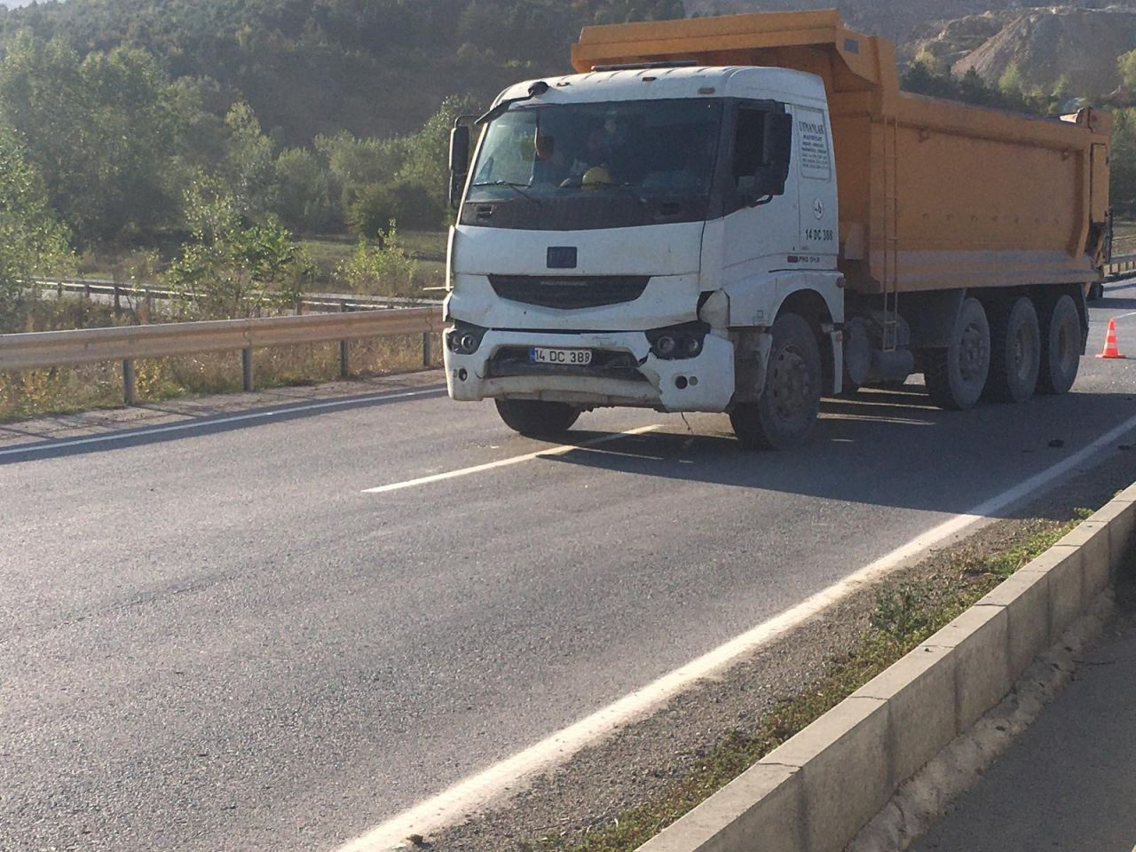 Bolu'da Kamyonla Otomobil Çarpıştı: 1 Kişi Yaralandı - Sayfa 2