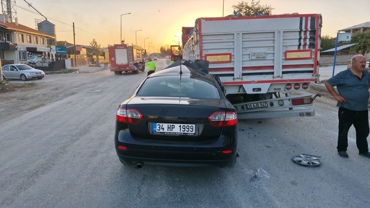 Çorum'da Tırın Altına Giren Otomobilde 1'i Ağır 4 Yaralı - Sayfa 3