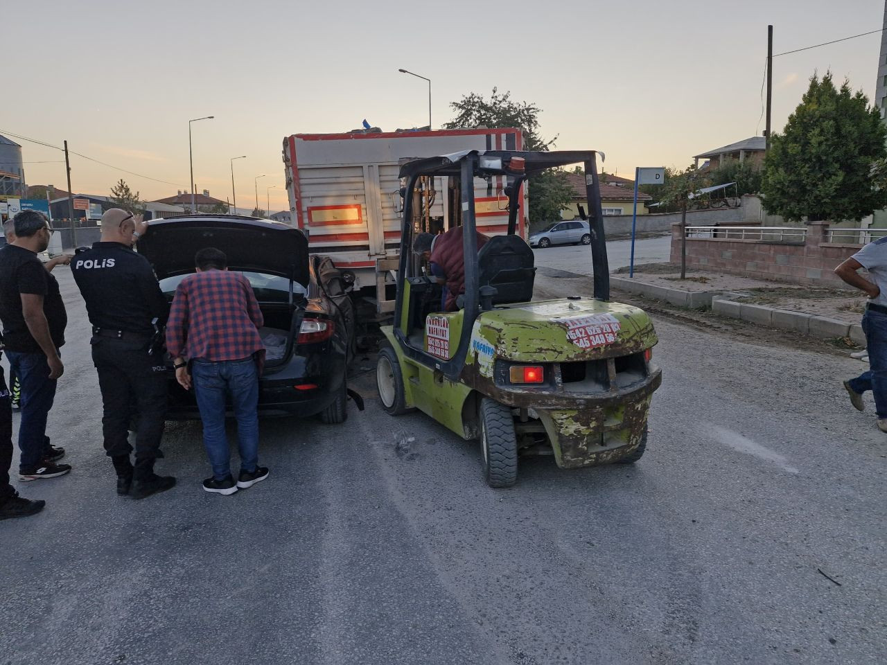 Çorum'da Tırın Altına Giren Otomobilde 1'i Ağır 4 Yaralı - Sayfa 5