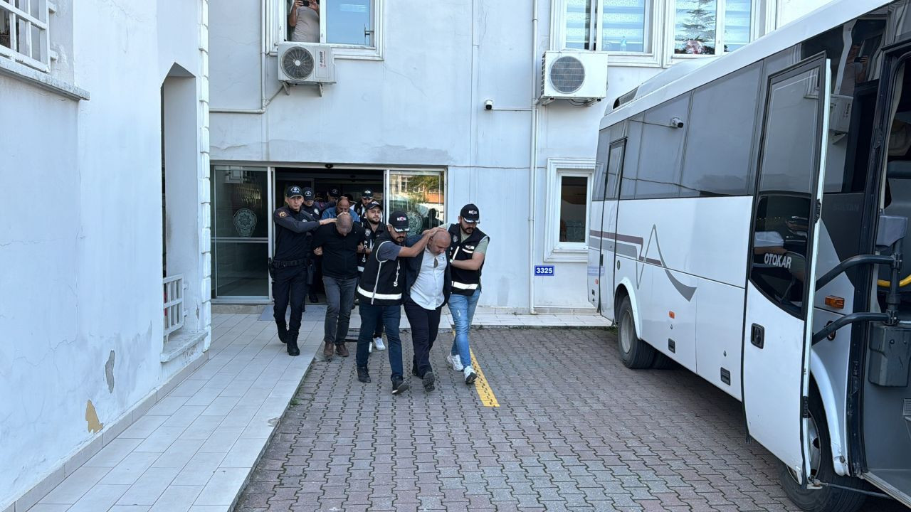 Sakarya'da Yüksek Faizle Kredi Veren Çeteye Şok Baskın: 2 Tutuklama - Sayfa 1